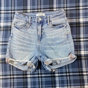 Judy Blue Distressed Denim Shorts Light Wash Raw Hem JB150184 LT-CO Womens Sz M